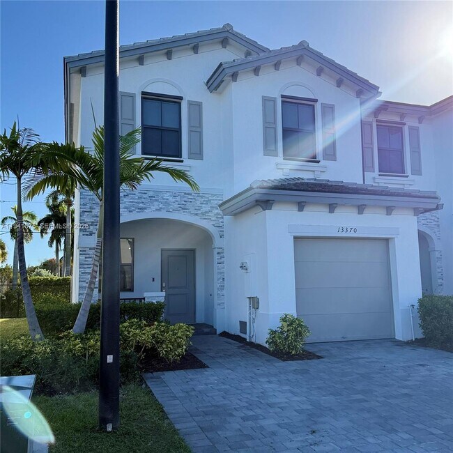 Building Photo - 13370 SW 287th Ter