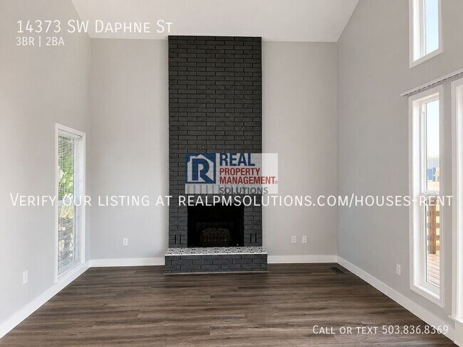 Building Photo - 14373 SW Daphne St