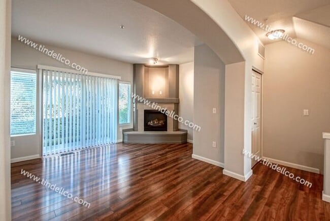 Building Photo - Cozy Townhome in Beautiful Progress Ridge-...