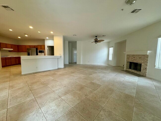 Building Photo - 74088 Daisy Ln
