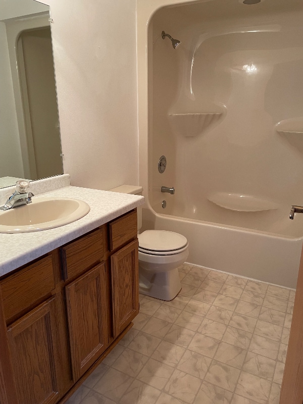 Building Photo - 560 Foxtail Dr