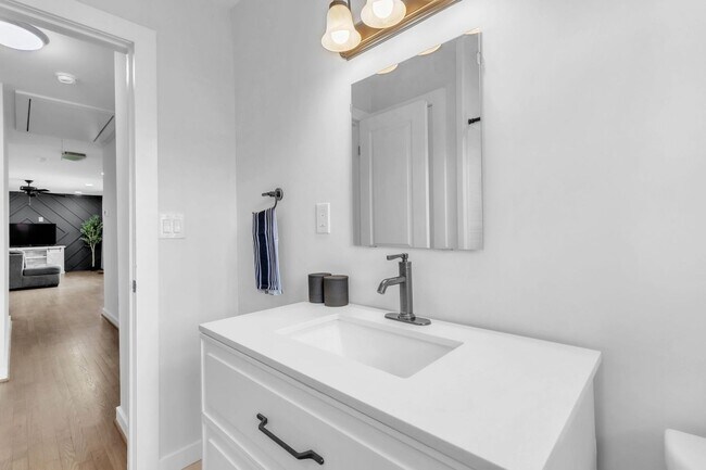 Building Photo - Updated 3 Bedroom, 2 Bath Home – Minutes from Fort Bragg!