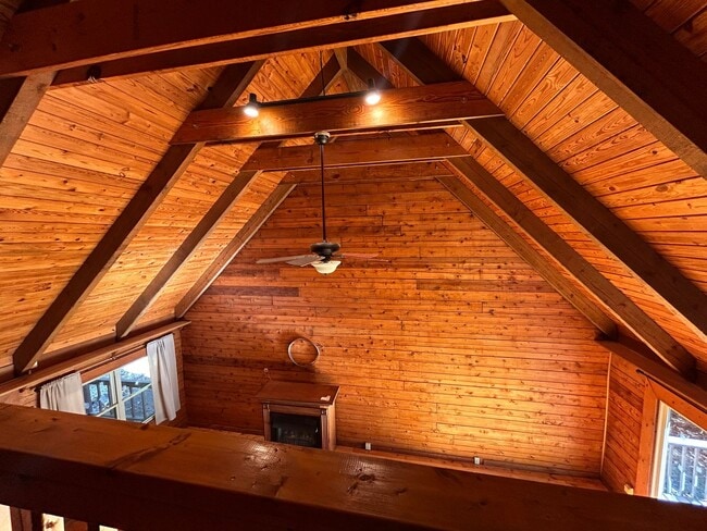 Building Photo - SECLUDED CABIN SANCTUARY!