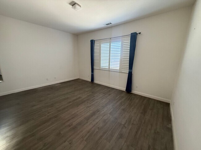 Building Photo - 955 Romneya Ln