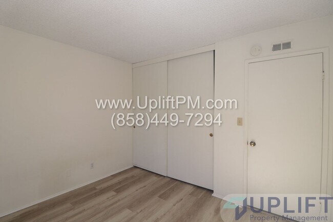 Building Photo - Spacious 4 Bedroom Home in Prime Mira Mesa Location- MOVE IN SPECIAL $300 OFF FIRST MONTH'S RENT!!