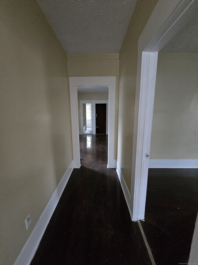 Building Photo - 114 Hurlburt St