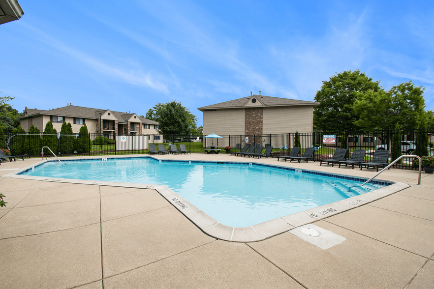 Building Photo - Westfield Club Apartments