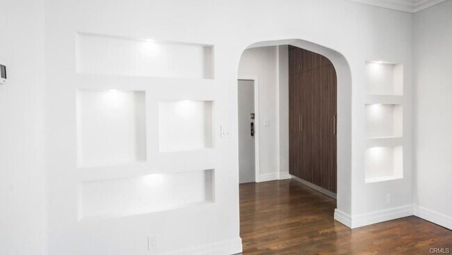 Building Photo - 1424 N Crescent Heights Blvd