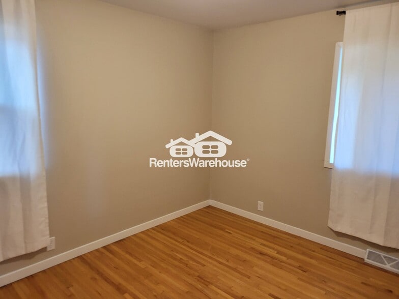 Building Photo - 738 Belwood Dr