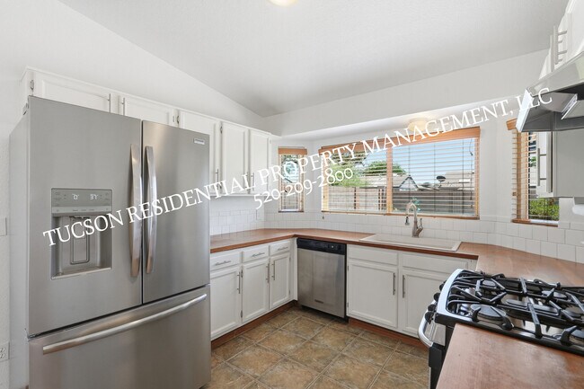 Building Photo - 2531 W Glenbrook Way