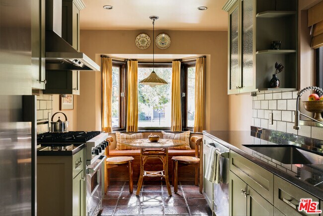 Building Photo - 11523 Albers St