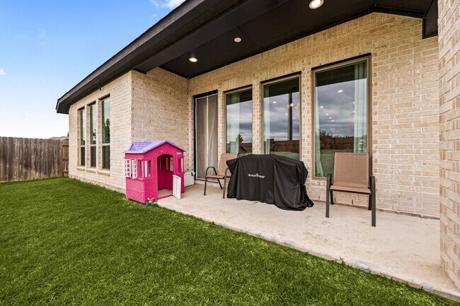 Building Photo - 8711 Hbr Pnes Dr