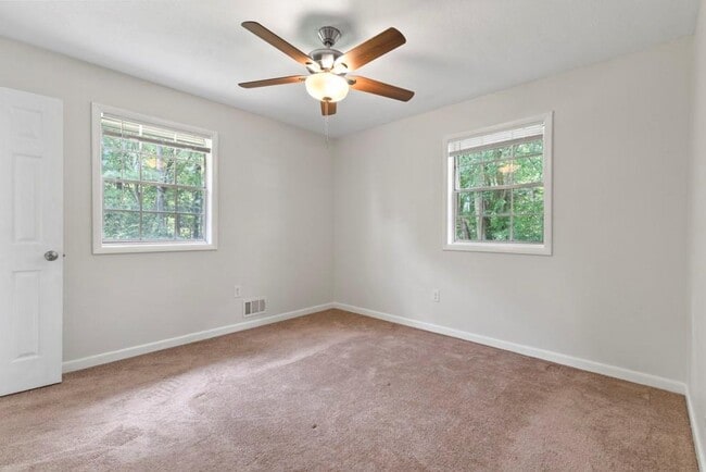 Building Photo - 1492 Tanglewood Way NW