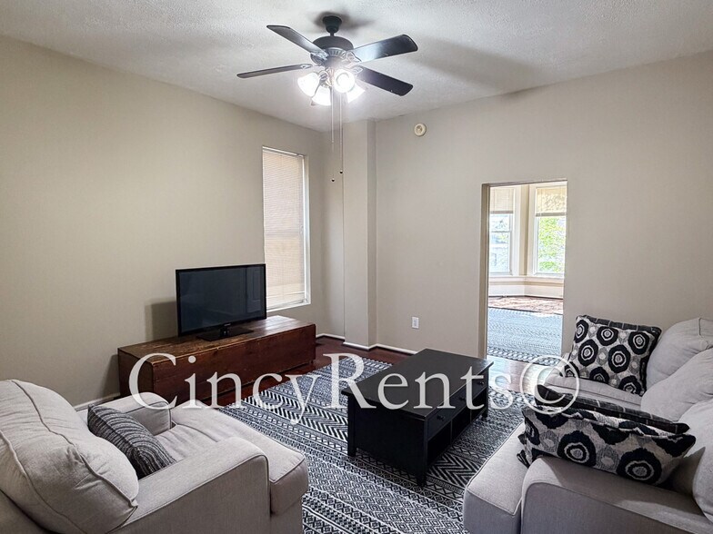 Building Photo - 4231 Bell St