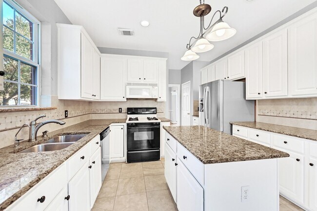 Building Photo - 12006 Audrey Ct