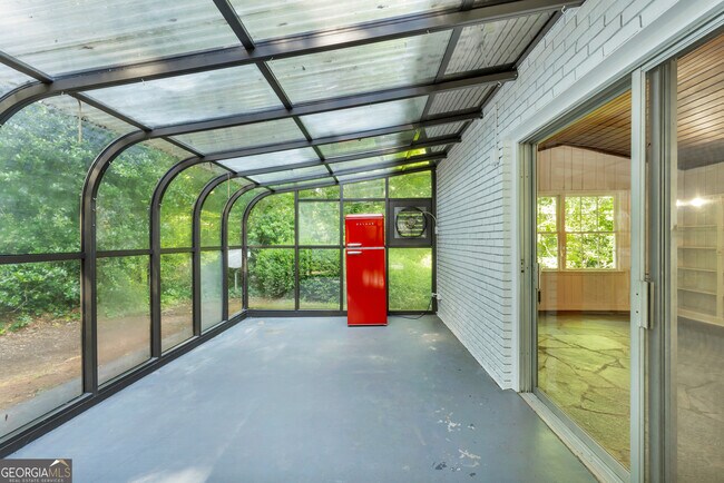 Building Photo - 5095 S Trimble Rd