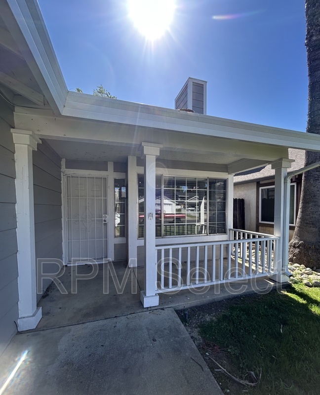 Building Photo - 652 Catalina Ct
