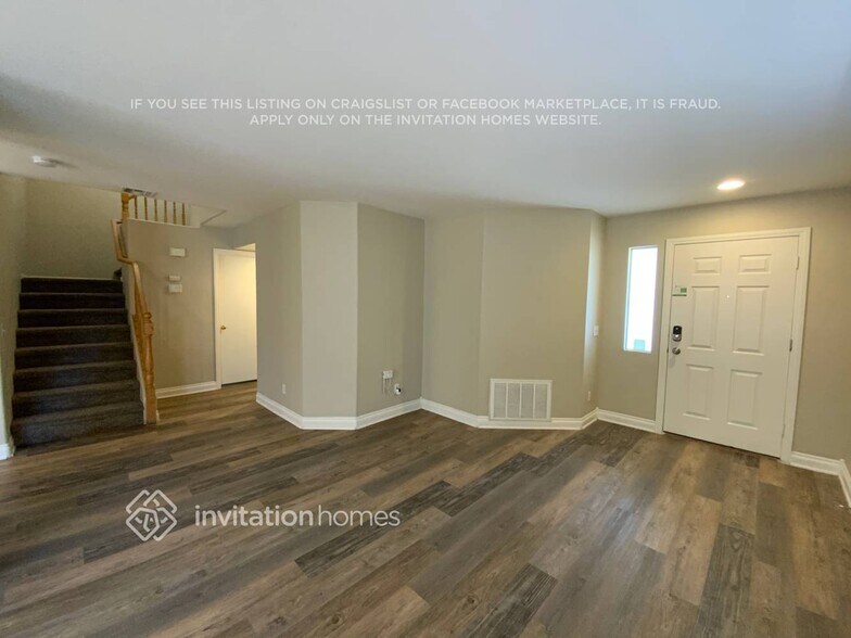 Building Photo - 1847 E Quartz Landing Ave