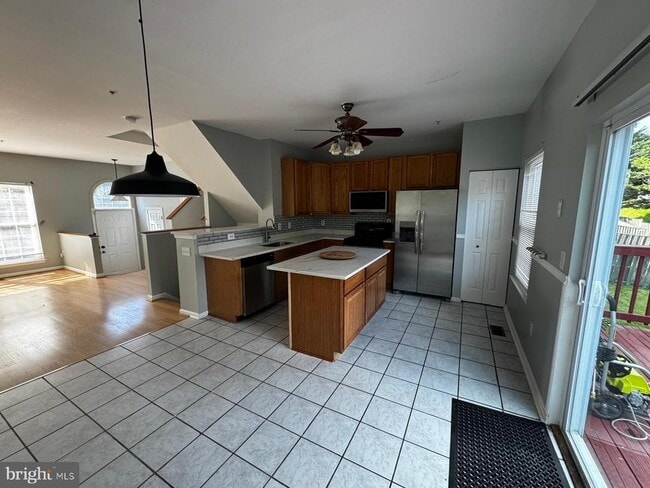 Building Photo - 8315 Township Dr