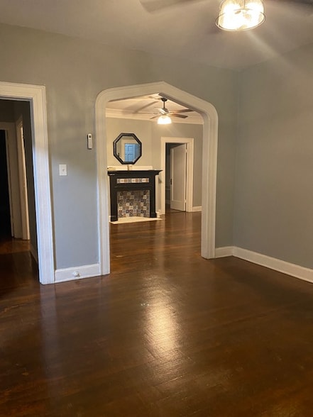 Building Photo - 515 E Evergreen St