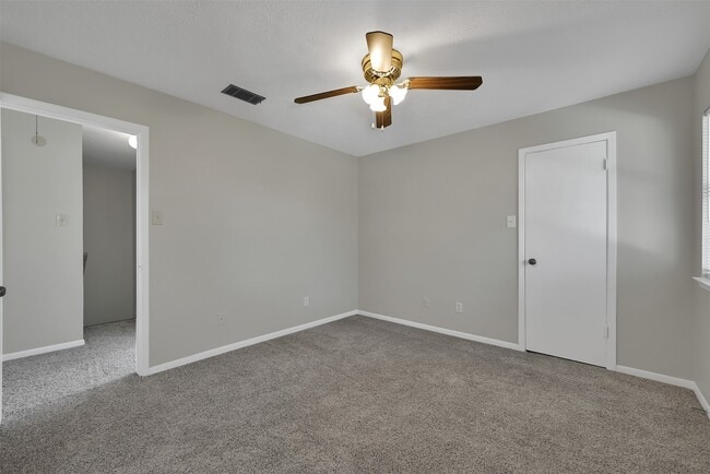 Building Photo - 1604 Hazelwood St