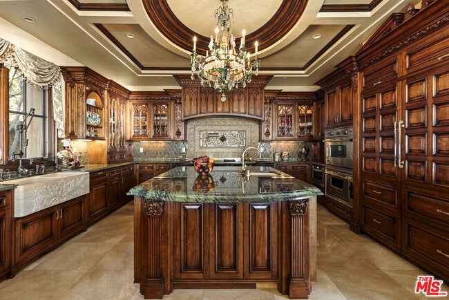 Building Photo - 28 Deep Sea