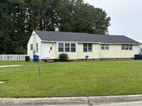 Building Photo - Nice 2 bedroom, 1 bath Duplex located in N...