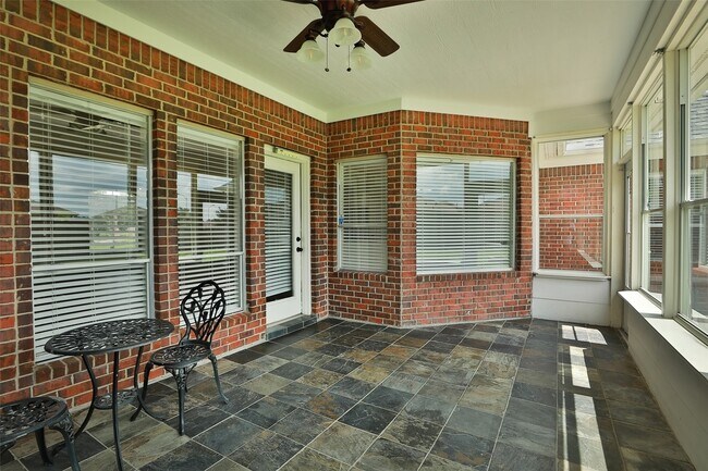 Building Photo - 24603 Haigshire Dr