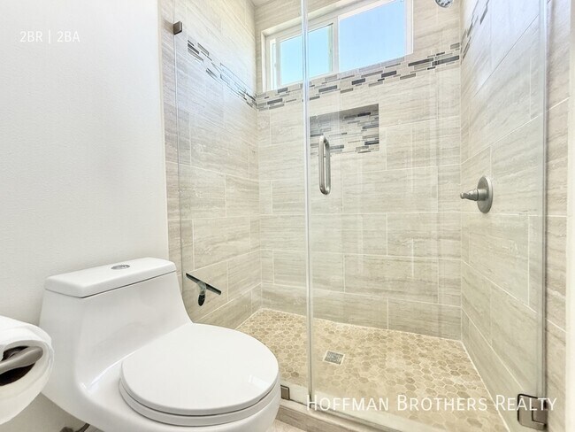 Building Photo - 1909 Pelham Ave