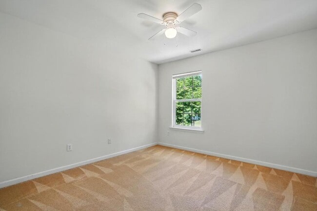 Building Photo - 7420 Abigail Glen Dr