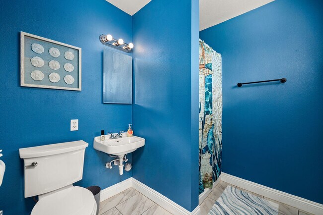 Building Photo - 632 Kenoak Dr