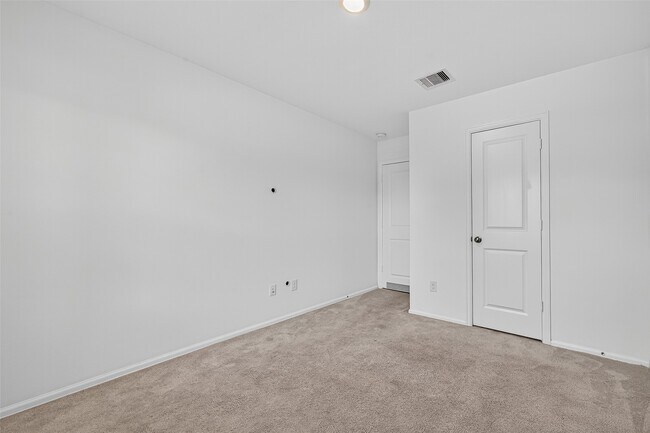 Building Photo - 27130 Breakaway Ln