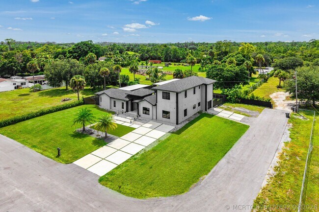 Building Photo - 641 Marshall Rd