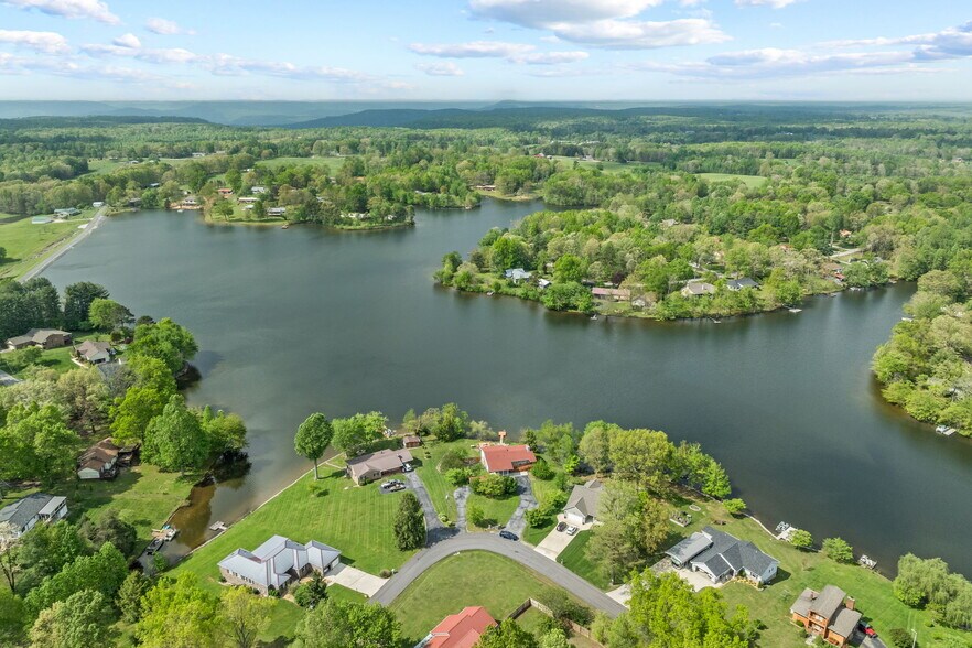 Building Photo - 258 Idlewild Dr