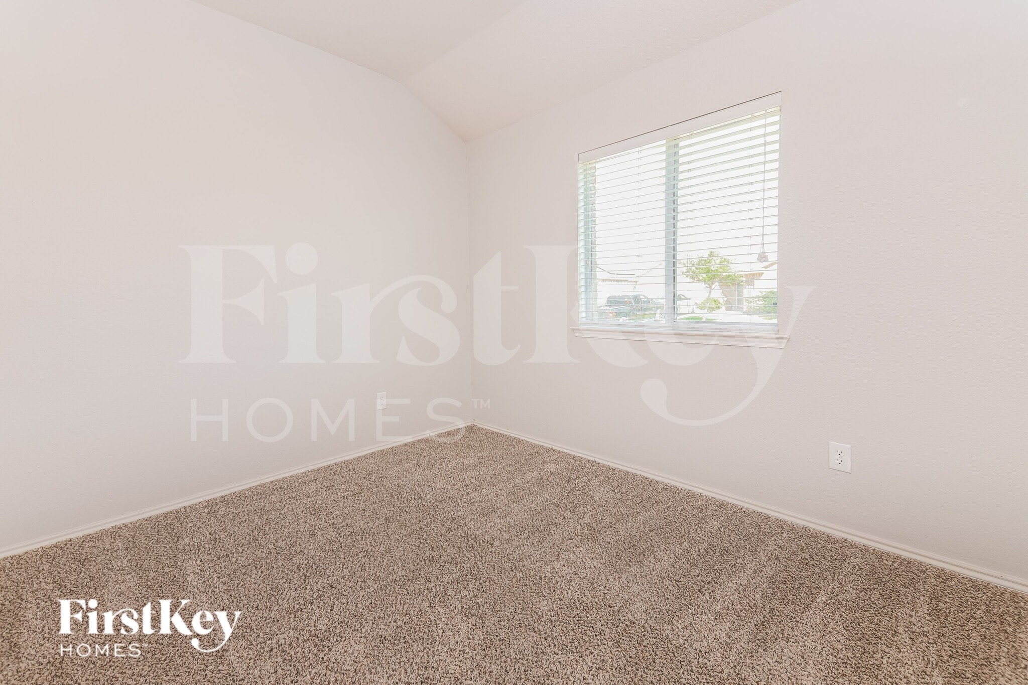 Building Photo - 2064 Fairview Dr