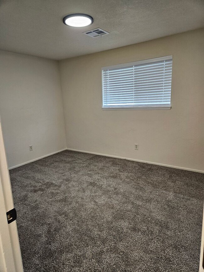 Building Photo - Beautiful Remodeled Home.