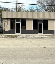 Building Photo - 112 W Avenue E