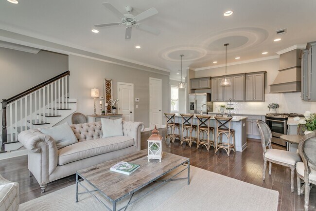 Building Photo - Pinnacle Park Townhomes -- Furnished, Utilities Included
