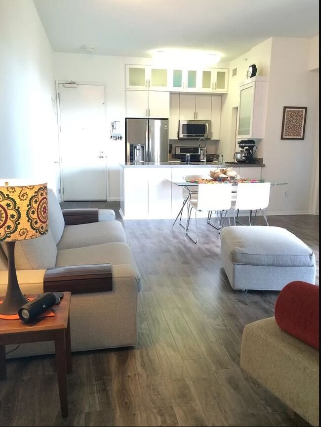 Building Photo - 488 E Ocean Blvd