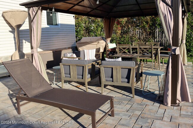 Building Photo - 111 Long Branch Ave