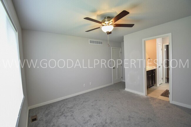 Building Photo - 3 Bedroom 2 Bath Home in Clive / Waukee School District