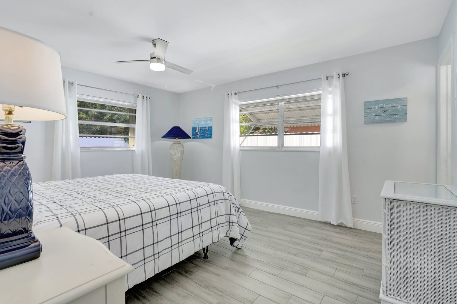 Building Photo - 2374 Poinciana Dr