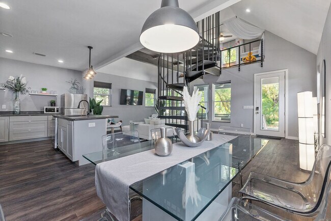 Building Photo - 52 Florida Ave