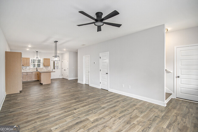 Building Photo - 128 Crestpoint Rd