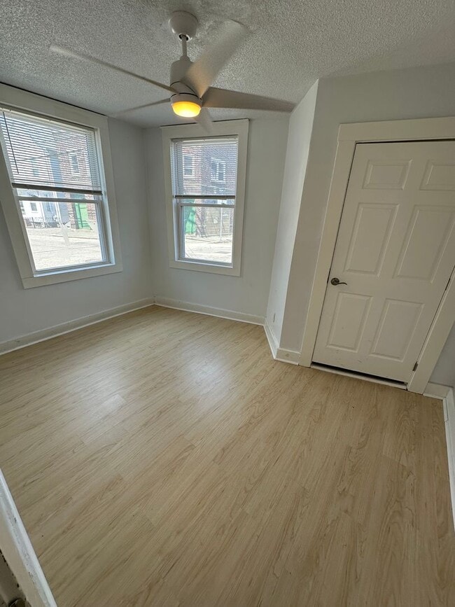 Building Photo - 1 bed unit in Waltham available now