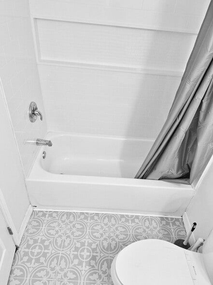 full tub and shower - 16 Rock Hill Rd