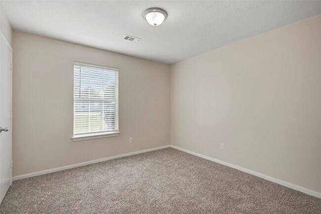 Building Photo - 16145 Sun View Ln