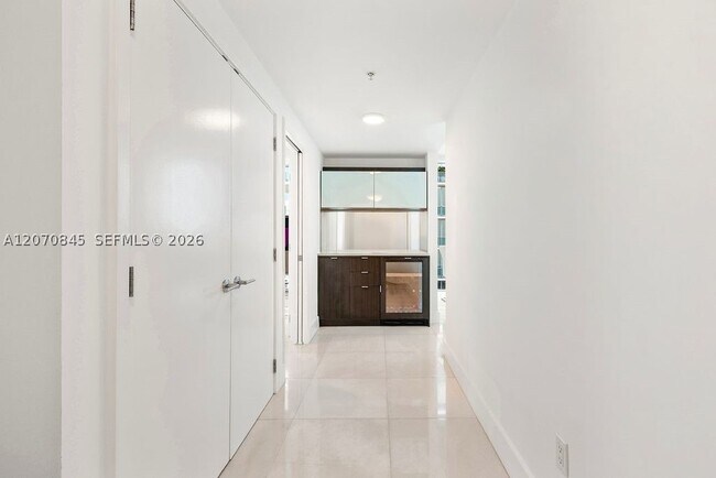 Building Photo - 6899 Collins Ave