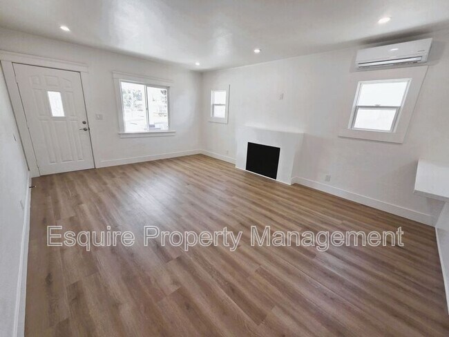 Building Photo - 514 S Seaward Ave