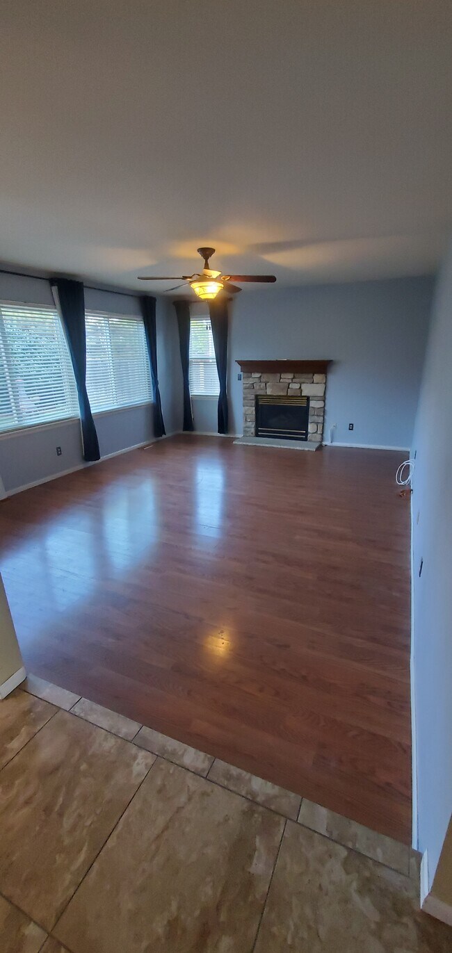Building Photo - 19083 E Oak Creek Way